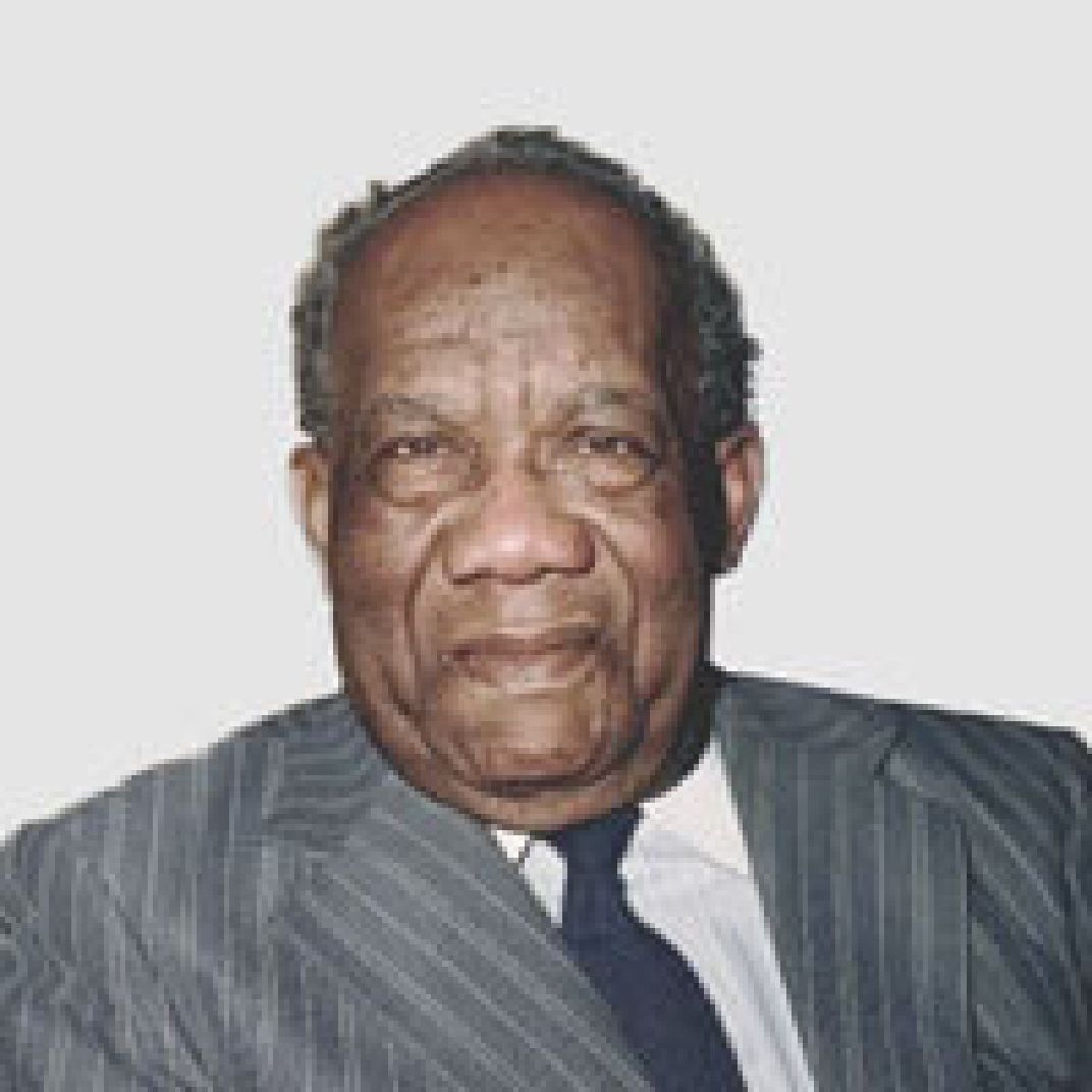 Dr Oliver A Lyseight